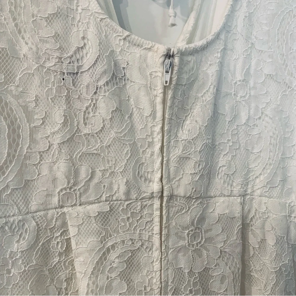 Trixxi Clothing Co | lace romper size M with tie and zipper in back - Picture 7 of 8